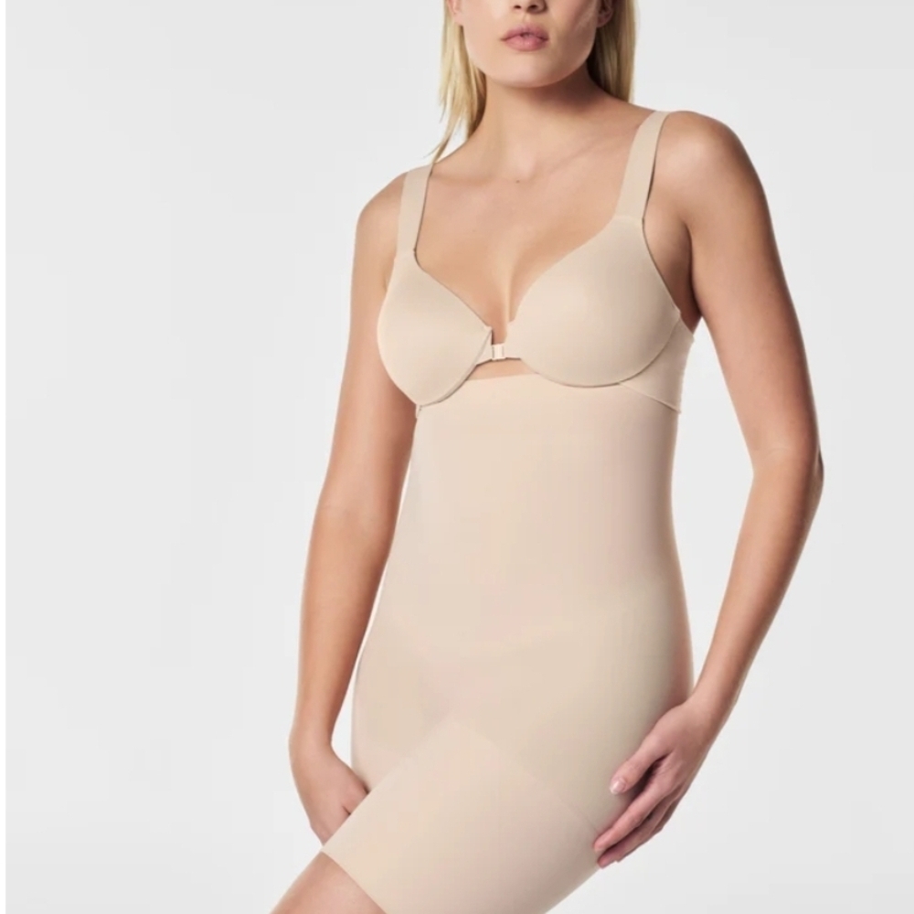 NWT SPANX Higher Power Mid Thigh Shapewear Shorts